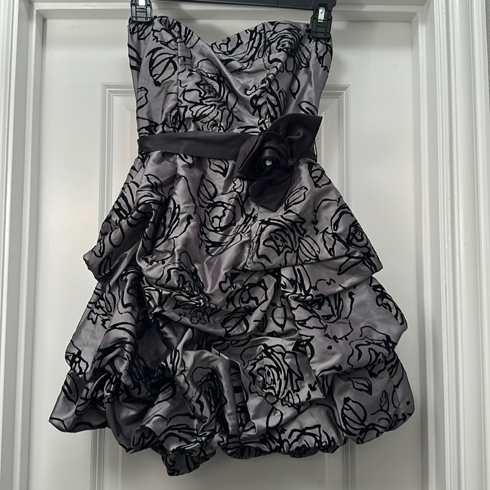 Juniors strapless black and silver/gray dress size 3